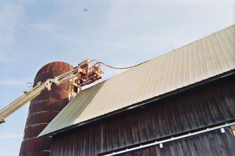 Spray foam insulation for agricultural buildings
